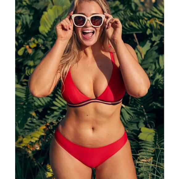 NWT! Aerie Full Coverage Bikini Swim Bottom in Red - Size Medium - Picture 1 of 6